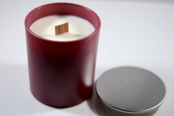 Balsam & Berry Candle (Wooden Wick) - Image 2