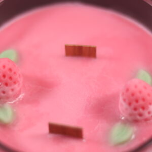 Fresh Strawberries Artisan Candle (Dual Wooden Wick)